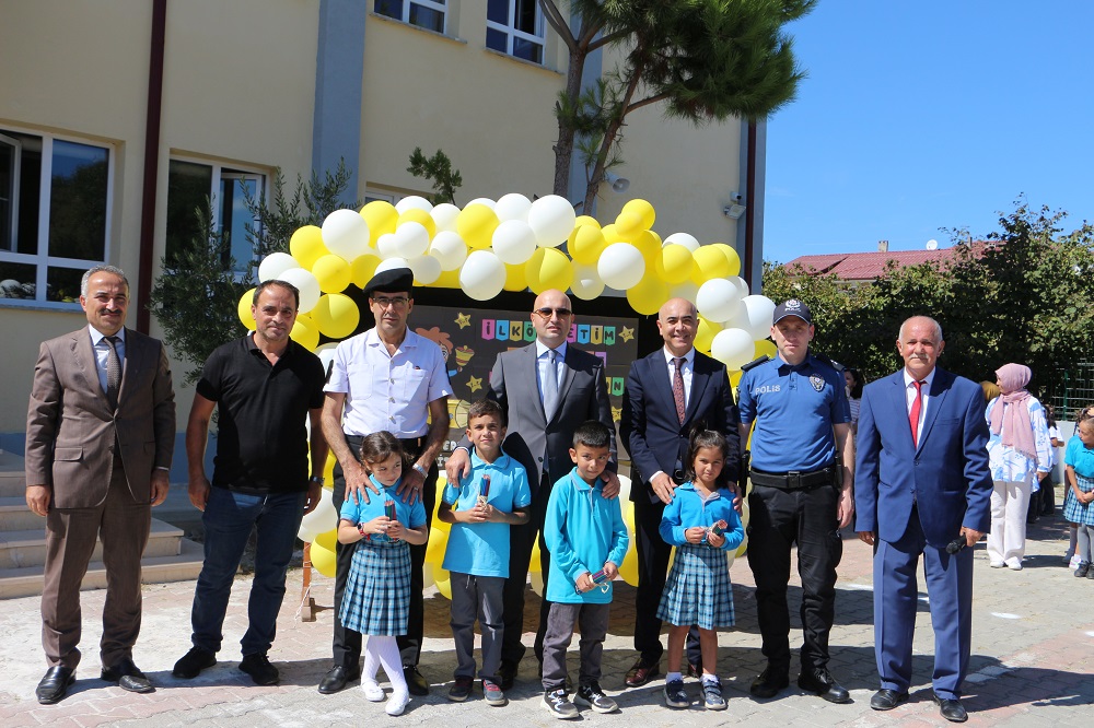 Kaymakam Koç, 2023-2024 Eğitim ve Öğretim Yılı Açılışı ve İlköğretim Haftası Kutlama Programına Katıldı